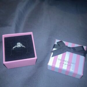 NEW Elegant Silver Rose Ring Size 7